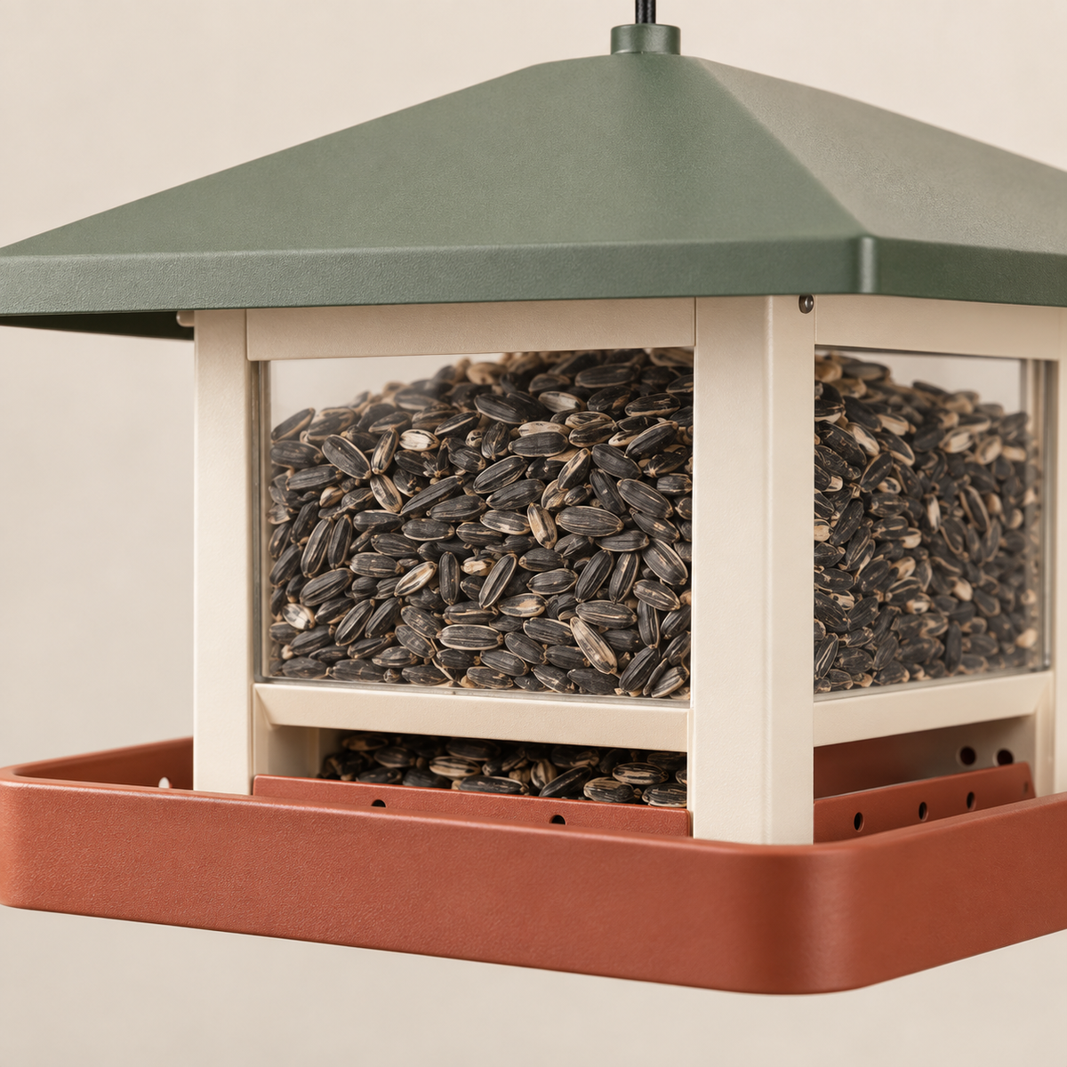 Covered Cardinal Platform Feeder